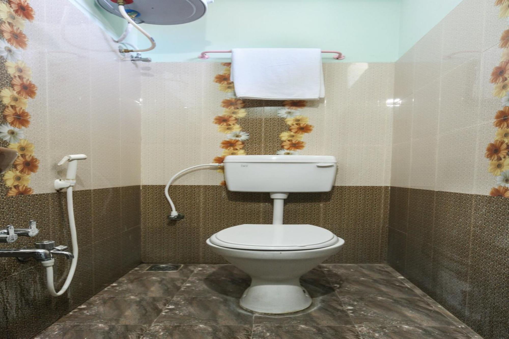 Oyo Modern Guest House Chennai Eksteriør bilde